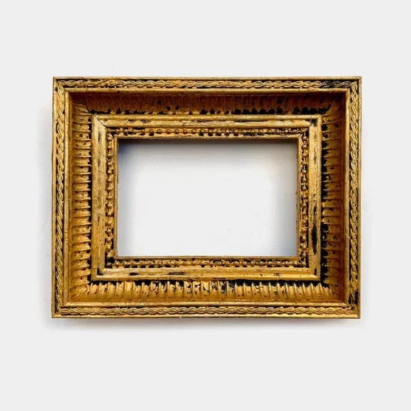 Antique gold picture frame